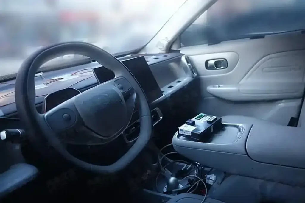 Stellantis-backed Leapmotor B10 interior 