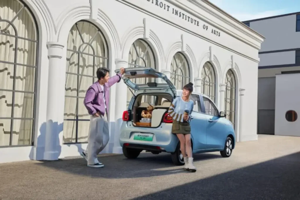 Wuling Hongguang Mini EV 5 door